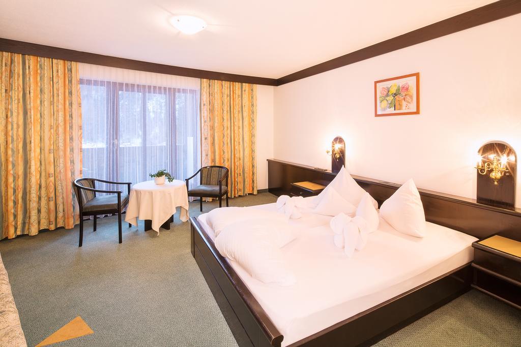 Hotel Neue Burg Nauders Pokój zdjęcie